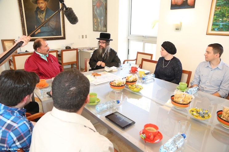 Presidente Daniel se re&uacute;ne con rabino Yechiel Zayde